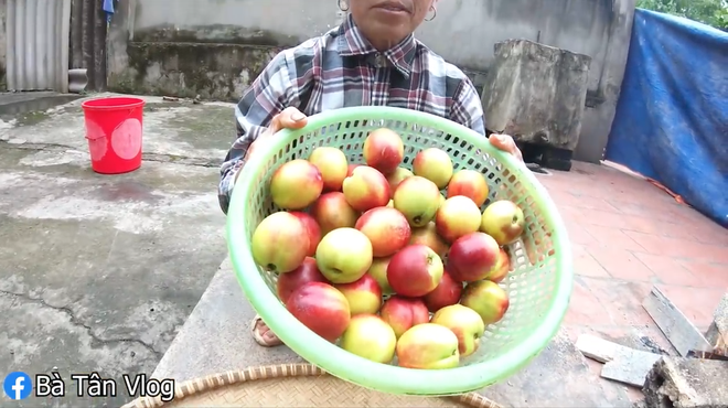 Style trà đào cam sả 1-0-2 của bà Tân Vlog: cho sả vào “luộc”, pha bằng bột trà và quả đào tươi rói - Ảnh 2.