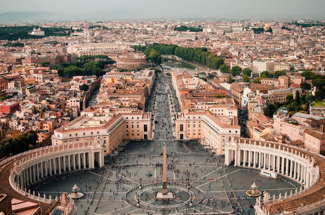 Rome chính thức gia nhập những thành phố “phát cáu” vì du lịch, không cẩn thận là khách tham quan bị cấm vĩnh viễn như chơi - Ảnh 1.
