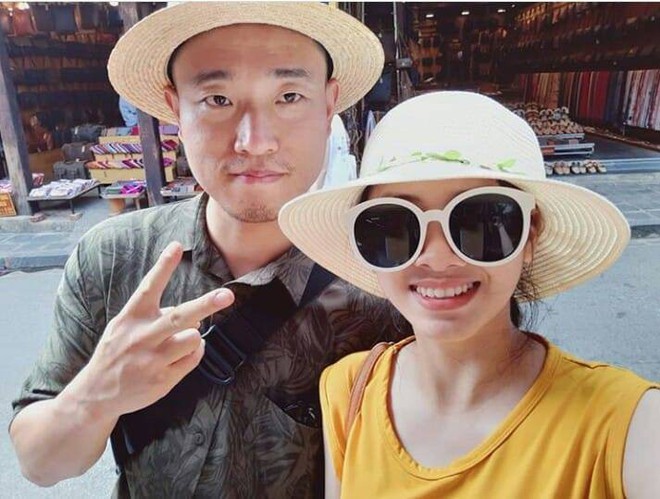 Kang Gary bất ngờ có mặt tại Đà Nẵng, thân thiện chụp ảnh nhưng phản ứng của fan mới đáng chú ý - Ảnh 1.