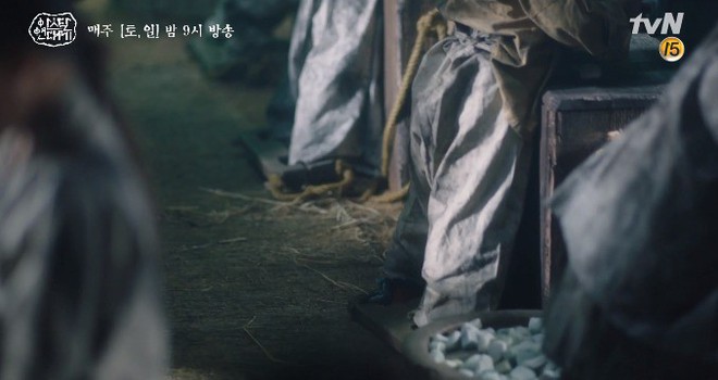 Kim Ji Won bùng nổ diễn xuất: Tự cắn đứt tay rồi bôi máu lên mắt, triệu hồi sói thần ngay tập 4 Niên Sử Kí Arthdal! - Ảnh 11.