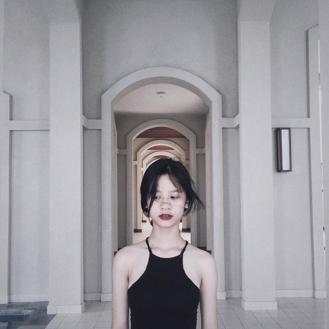 Hàn Hằng: Hành trình lột xác từ cô bé gầy đét đến hot girl Instagram câu follow nhờ quá nóng bỏng  - Ảnh 1.