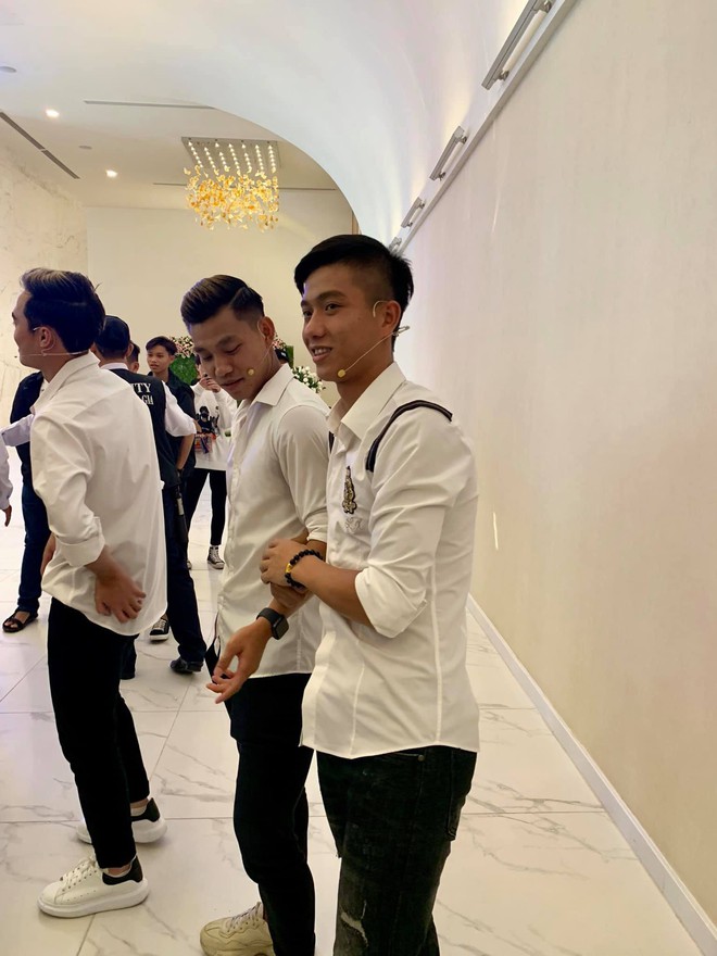 Văn To&agrave;n quay v&ecirc; lốc thứ 2, Quế Ngọc Hải phũ ph&agrave;ng: To&agrave;n đi chỗ kh&aacute;c để anh ăn - Ảnh 3.