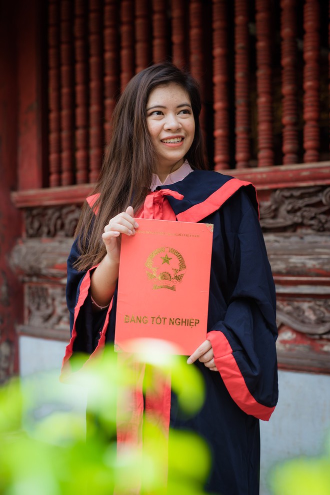 Nữ sinh người Thái tốt nghiệp thủ khoa trường Nhân văn với điểm 3.92/4: Điều mình shock nhất ở Việt Nam là quá nhiều xe máy và tiếng còi inh ỏi - Ảnh 3.