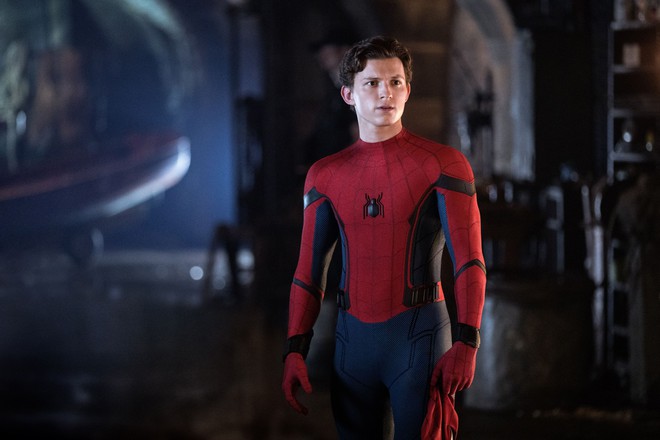 Review tại chỗ FAR FROM HOME: Đầy ắp dư âm của Tony Stark, Nhện nhí lợi hại hơn xưa! - Ảnh 2.