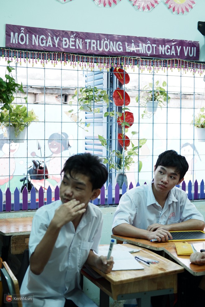 Lớp học thinh lặng giữa S&agrave;i G&ograve;n: Kh&ocirc;ng tiếng giảng b&agrave;i kh&ocirc;ng lời ph&aacute;t biểu, nhưng kh&ocirc;ng tắt hy vọng bao giờ - Ảnh 9.