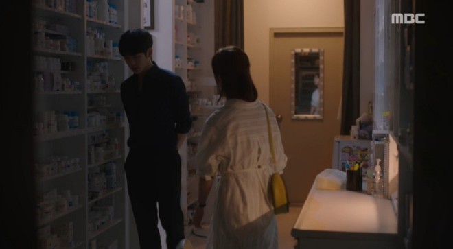 Dọa sẽ bóc phốt nếu không tránh xa Han Ji Min, Jung Hae In dằn mặt tình địch cực gắt trong tập 15 Đêm Xuân - Ảnh 8.
