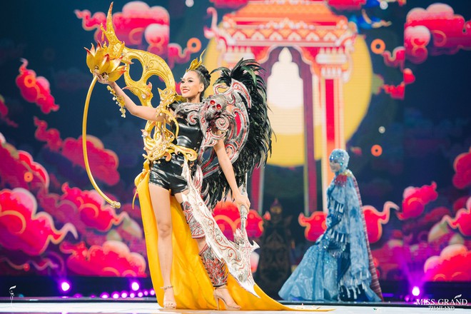 Cả vũ trụ được đưa v&agrave;o quốc phục tại Miss Grand Th&aacute;i 2019: Từ động vật mu&ocirc;n lo&agrave;i đến tr&aacute;i c&acirc;y nhiệt đới, kh&ocirc;ng s&oacute;t thứ g&igrave;! - Ảnh 9.