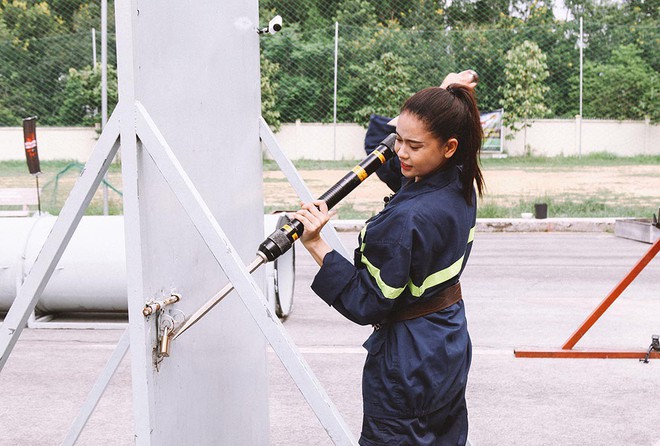 Mỹ nh&acirc;n h&agrave;nh động tung trailer cực căng: Trương Quỳnh Anh bức x&uacute;c, Phương Oanh tố c&oacute; người chơi xấu - Ảnh 7.