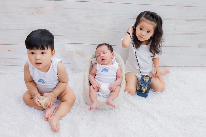 Mới hơn 2 tuổi, con g&aacute;i Hải Băng đ&atilde; g&acirc;y sốt: Xinh trong veo như c&ocirc;ng ch&uacute;a, lại c&ograve;n biết tạo d&aacute;ng chuy&ecirc;n nghiệp - Ảnh 6.