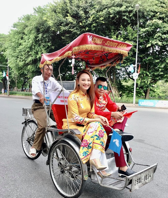 Mẹ chồng - nàng dâu Lan Hương - Bảo Thanh cùng dàn nghệ sĩ Việt diện áo dài truyền thống khoe nét đẹp nền nã giữa lòng thủ đô Hà Nội - Ảnh 7.