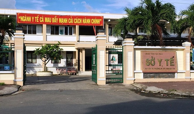 Ôm học phí của sinh viên, nguyên Giám đốc Sở Y tế và thuộc cấp bị khởi tố - Ảnh 1.