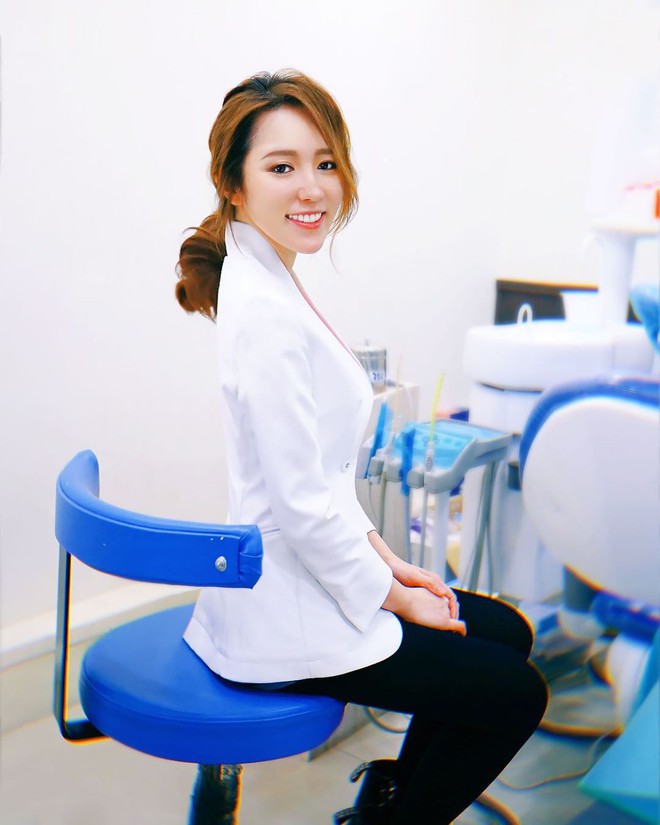 Hoa khôi của giới nha sĩ: Từng đạt 112/120 TOEFL, đỗ 2 ngành Đại học lại còn sở hữu thân hình siêu nóng bỏng - Ảnh 2. Hoa khôi của giới nha sĩ: Từng đạt 112/120 TOEFL, đỗ 2 ngành Đại học lại còn sở hữu thân hình siêu nóng bỏng - Ảnh 2.