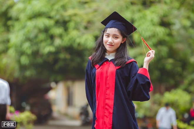 Loạt gái xinh thủ khoa Đại học 2019: Người điểm thi cao nhất nước, người nhiều môn đạt gần tuyệt đối! - Ảnh 1.