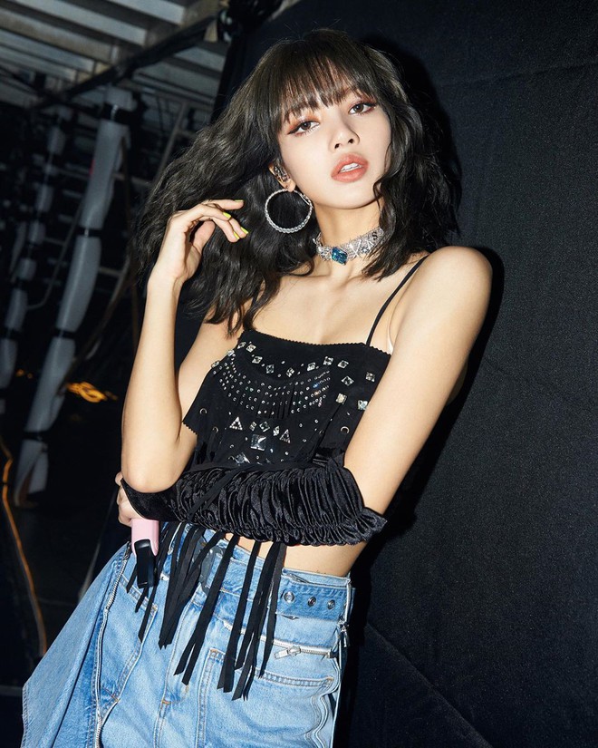 Lisa (BLACKPINK) lại khiến netizen mất máu với ảnh 4 triệu like: Để tóc đen thôi mà sexy gấp bội, ai chịu được đây? - Ảnh 8.