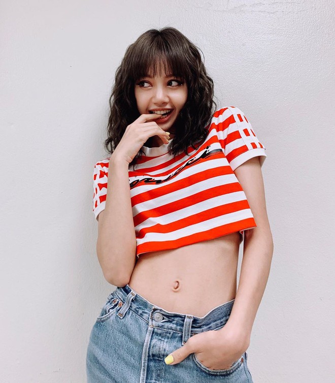 Lisa (BLACKPINK) lại khiến netizen mất máu với ảnh 4 triệu like: Để tóc đen thôi mà sexy gấp bội, ai chịu được đây? - Ảnh 3.