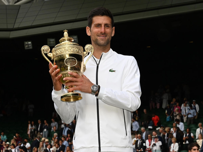 Chung kết Wimbledon: Cậu cả bất tài nhiều tật nhà Beckham vừa ăn bánh vừa chụm đầu tình tứ với người yêu, nhưng bị dìm thảm hại khi ở chung một khung hình với Siwon (Super Junior) - Ảnh 9.