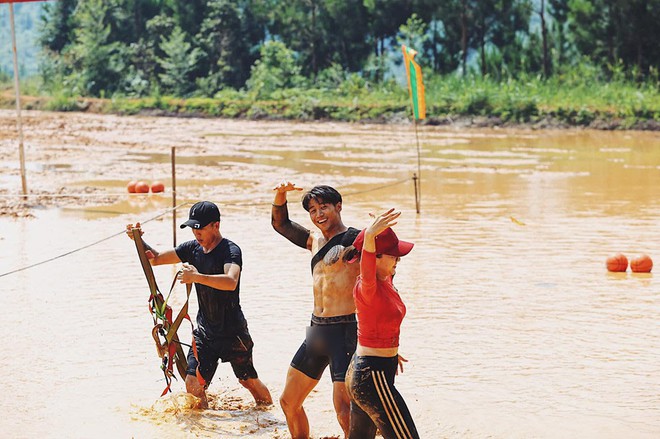 Sau Quốc Thiên, đến lượt Tôn Kinh Lâm bị soi vùng nhạy cảm tại Cuộc đua kỳ thú - Ảnh 2.