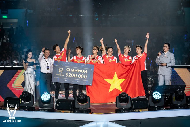 Nhìn lại kịch bản lên ngôi vô địch AWC 2019 không thể đau tim hơn của Đội tuyển Việt Nam (Team Flash) - Ảnh 1.