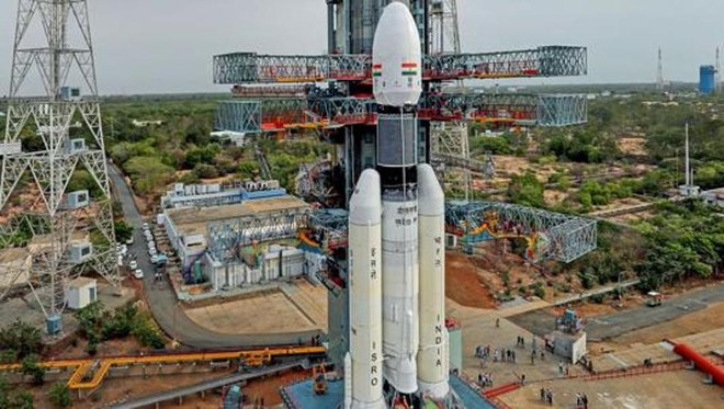 Ấn Độ đột ngột hủy phóng tàu thăm dò Mặt Trăng - Ảnh 1.