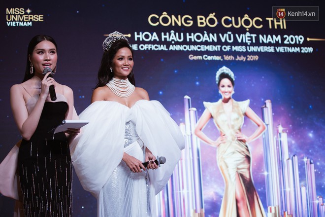 HHen Niê diện style khác lạ, Mâu Thủy hở bạo khoe ngực đầy trong sự kiện khởi động Miss Universe Việt Nam 2019 - Ảnh 13.