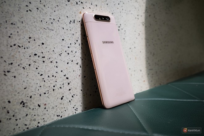 Trên tay Samsung Galaxy A80: Chiếc điện thoại hứa hẹn làm chao đảo cộng đồng livestream trong năm nay - Ảnh 10.