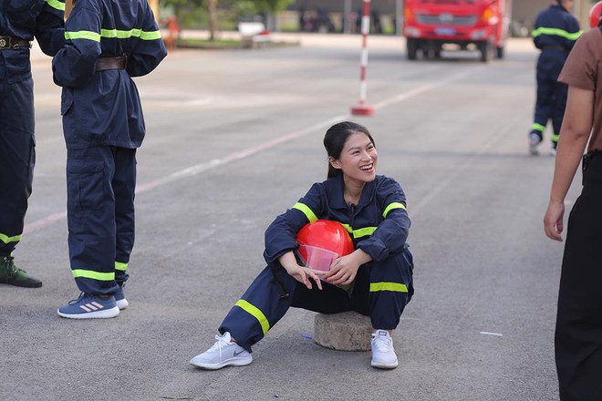 Ngọc Thanh Tâm bị soi mặt luôn đầy son phấn trong show thực tế khốc liệt Mỹ nhân hành động - Ảnh 1.