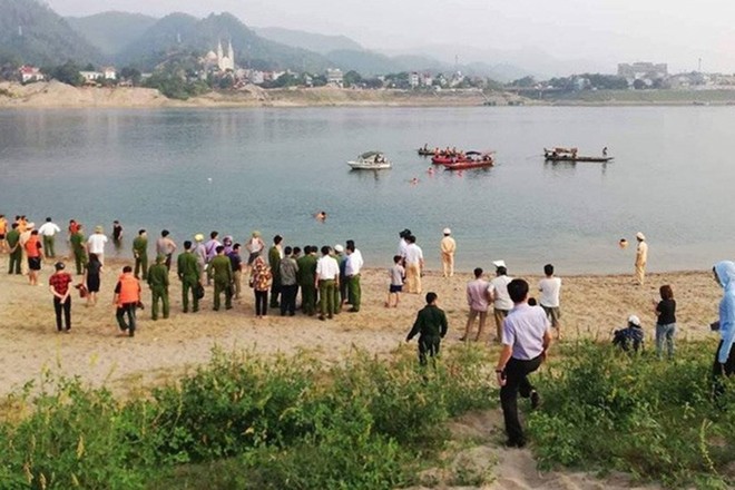 Phú Thọ: Xót xa 4 thanh niên tử vong khi tắm trên sông Đà - Ảnh 1.