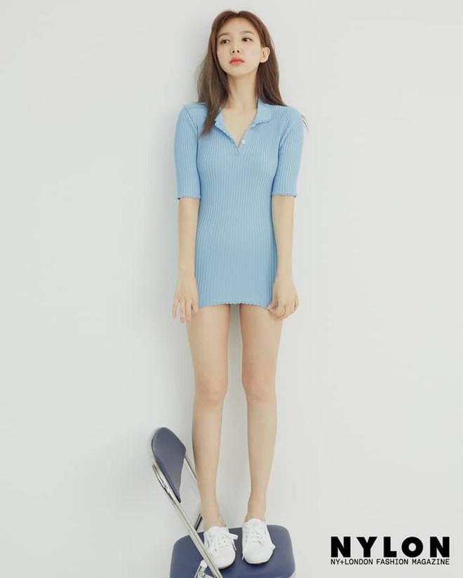 Stylist của Twice bị chỉ tr&iacute;ch v&igrave; để Nayeon diện &aacute;o thay v&aacute;y như &ldquo;mặc &aacute;o kh&ocirc;ng mặc quần&rdquo; - Ảnh 2.