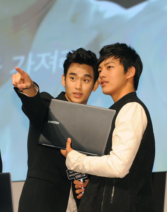 Kim Soo Hyun tặng CEO kh&aacute;ch sạn ma IU nguy&ecirc;n xe cafe: Fan đ&ograve;i cameo đi anh ơi l&agrave;m ma &aacute;m cũng được! - Ảnh 15.