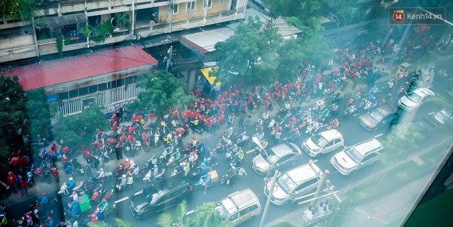 Đại diện Go-Viet lên tiếng khi hàng trăm tài xế ở Sài Gòn tắt app, tập trung đình công phản đối chính sách mới - Ảnh 5.