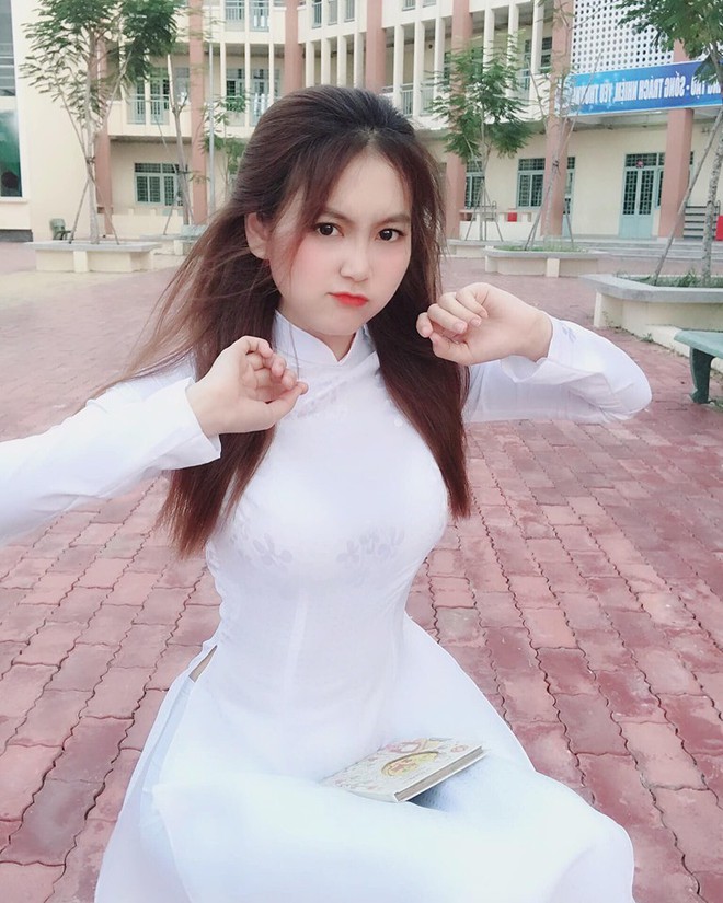 Ảnh thơ ấu của girl xinh bỏ nghề mẫu nội y làm cô giáo vì đam mê: Có 1 kiểu người nhỏ không đẹp, lớn lên mới xinh! - Ảnh 6.