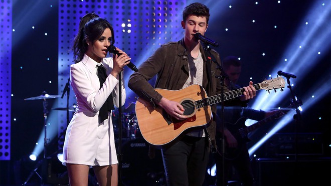 Chuyện hẹn hò của cặp “friendzone đáng ngờ” hot nhất hiện nay Shawn và Camila: Ngôn tình hiếm hoi hay diễn quá giỏi? - Ảnh 1.