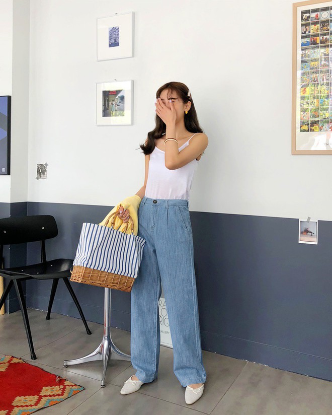 Th&ecirc;m tips mặc đẹp từ style tưởng như phi thực tế của c&aacute;c C&ocirc;ng nương: 3 mẫu gi&agrave;y kết hợp cực nuột với quần jeans - Ảnh 16.