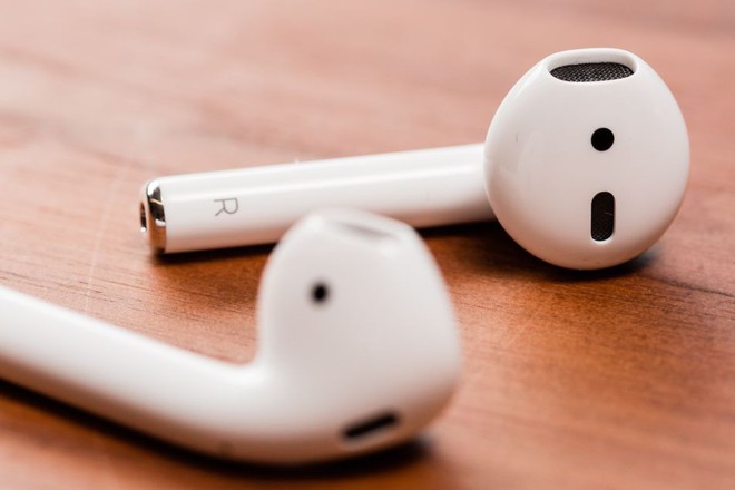 Đánh rơi AirPod ở đường ray tàu điện, cô gái nhát gừng nhanh trí nghĩ chiêu đối phó đỉnh cao cứu vãn tình thế - Ảnh 1.