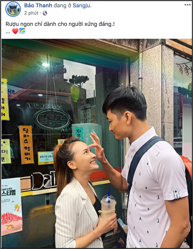 Vừa được bố Sơn khuy&ecirc;n &ldquo;rượu ngon chỉ d&agrave;nh cho người xứng đ&aacute;ng&rdquo;, Bảo Thanh lập tức đăng ảnh hạnh ph&uacute;c b&ecirc;n &ocirc;ng x&atilde; chứng minh t&igrave;nh cảm! - Ảnh 1.