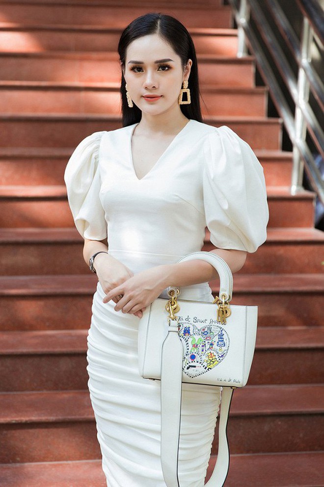 Mang t&uacute;i hơn 80 triệu đi thi, liệu bạn g&aacute;i cầu thủ Trọng Đại c&oacute; l&agrave;m n&ecirc;n chuyện sau 6 lần chinh chiến tại c&aacute;c cuộc thi sắc đẹp? - Ảnh 2.