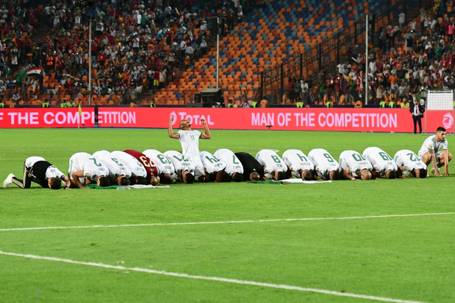 Máu đổ, thót tim vì VAR, tuyển Algeria lên ngôi vô địch châu Phi sau gần 3 thập kỷ chờ đợi - Ảnh 11.