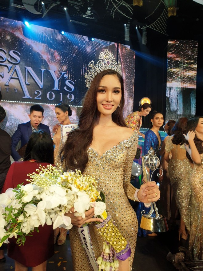 Mỹ nhân vừa đăng quang Hoa hậu Chuyển giới Thái: Cao 1m74, body cực nóng bỏng chẳng kém gì siêu mẫu - Ảnh 3.