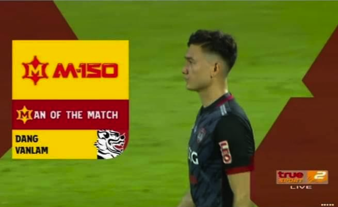 Muangthong United thắng s&aacute;t n&uacute;t, L&acirc;m T&acirc;y nhận danh hiệu cầu thủ xuất sắc nhất trận - Ảnh 2.