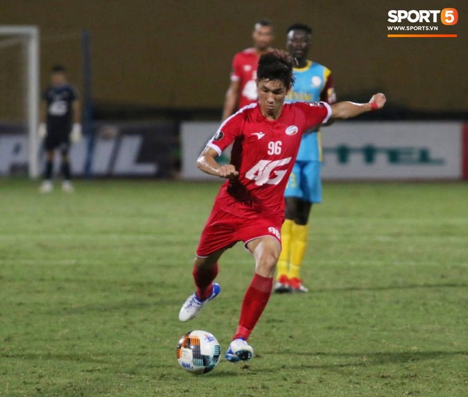 Trọng Đại kh&eacute;p lại ng&agrave;y si&ecirc;u phẩm của V.League 2019, mang về chiến thắng qu&yacute; gi&aacute; cho Viettel - Ảnh 2.