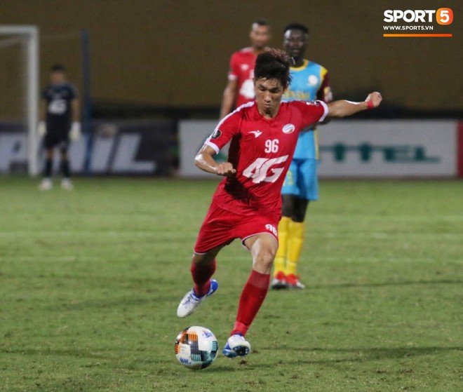 Trọng Đại khép lại ngày siêu phẩm của V.League 2019, mang về chiến thắng quý giá cho Viettel - Ảnh 2.