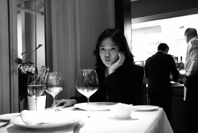 Chính thức ly dị, Song Hye Kyo đã có động thái đầu tiên: Khai tử ảnh cưới, toàn bộ dấu vết về chồng trên Instagram - Ảnh 11.