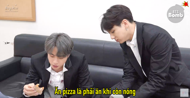 Xem anh cả Jin dạy Jungkook (BTS) ăn pizza: ăn không ngon là thiếu tôn trọng pizza đó! - Ảnh 3.