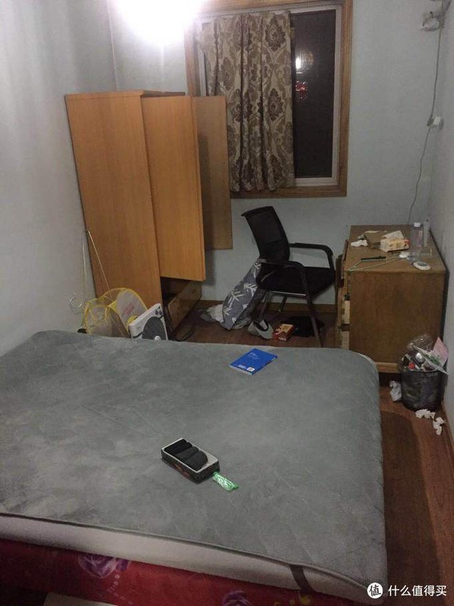Tiết kiệm tiền đi&ecirc;n đảo để mua đồ decor, ch&agrave;ng trai biến ph&ograve;ng trọ 10m2 nhỏ như hộp di&ecirc;m th&agrave;nh nơi sống cực xinh - Ảnh 1.