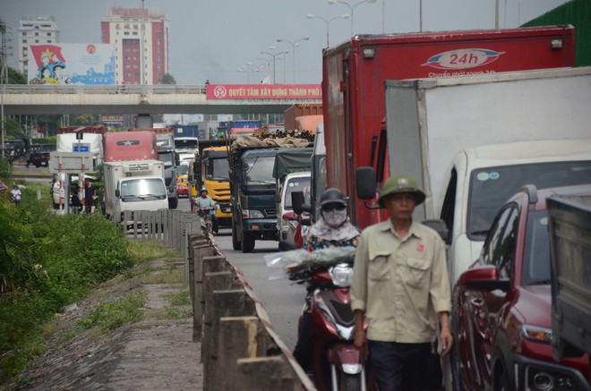 Chủ tịch Hội Nông dân xã tử vong trong vụ tai nạn kép khiến 6 người chết ở Hải Dương - Ảnh 2.