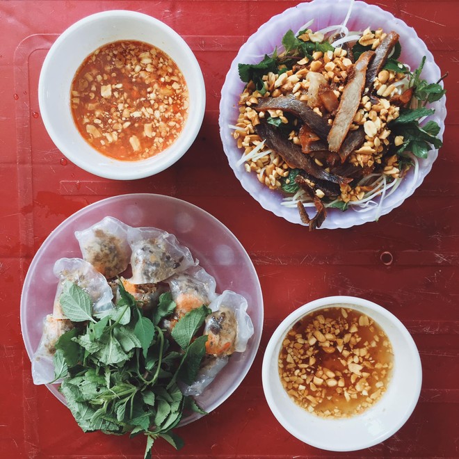 Bạn trai nhà người ta làm food tour dắt bạn gái đi ăn toàn nơi hay ho ở Hà Nội, các cô gái lại được dịp ghen tị - Ảnh 3.