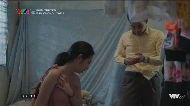 Drama cú lừa như phim Việt: Nữ chính bị đánh thuốc mê rồi tự đi bộ về nhà ngay trong tập 2 Bán Chồng - Ảnh 6.