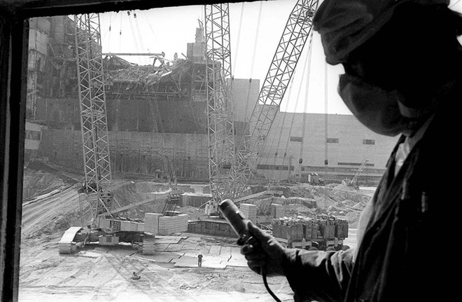 Ảnh hiếm tiết lộ cảnh tượng ngay sau khi thảm họa Chernobyl xảy ra - Ảnh 11.