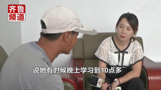 Chi 6,3 tỷ đồng gi&uacute;p đỡ nữ sinh c&oacute; ho&agrave;n cảnh kh&oacute; khăn suốt 3 năm trời, người đ&agrave;n &ocirc;ng ng&atilde; ngửa khi biết danh t&iacute;nh thật sự của c&ocirc; g&aacute;i - Ảnh 1.