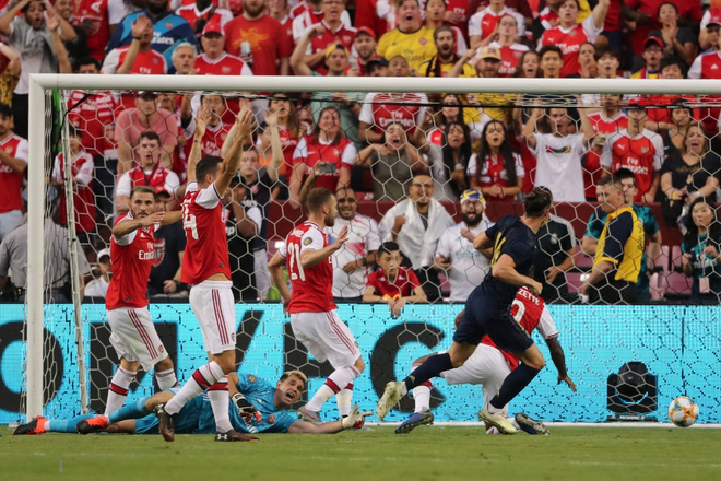 Gareth Bale giúp Real Madrid đánh bại Arsenal trong trận đấu giao hữu có 2 thẻ đỏ - Ảnh 1.